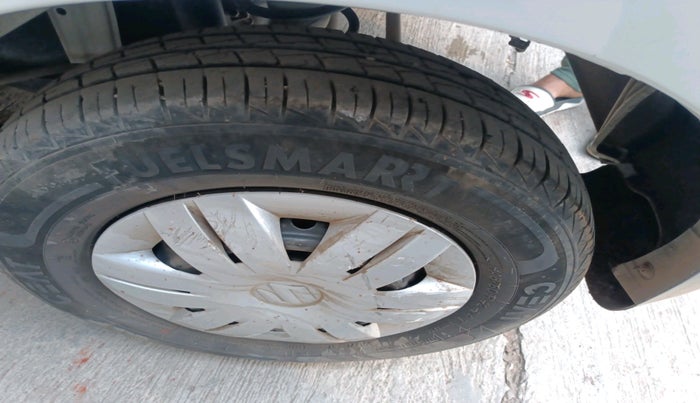 2022 Maruti Alto VXI, Petrol, Manual, 9,844 km, tyre