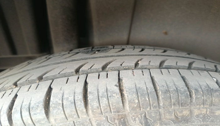 2016 Maruti Swift VDI (O), Diesel, Manual, 96,351 km, tyre