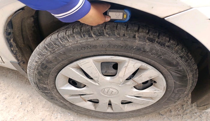 2012 Maruti Swift Dzire VXI, Petrol, Manual, 72,056 km, tyre