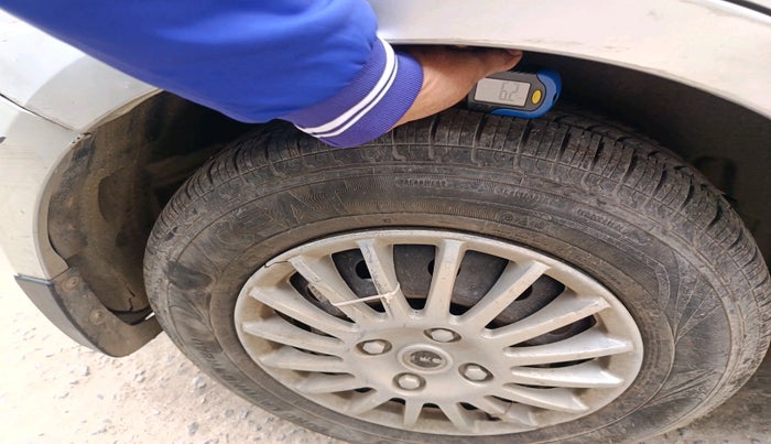 2012 Maruti Swift Dzire VXI, Petrol, Manual, 72,056 km, tyre