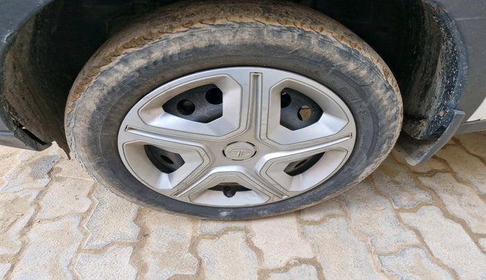 2022 Tata NEXON XM SUNROOF DIESEL, Diesel, Manual, 84,156 km, tyre