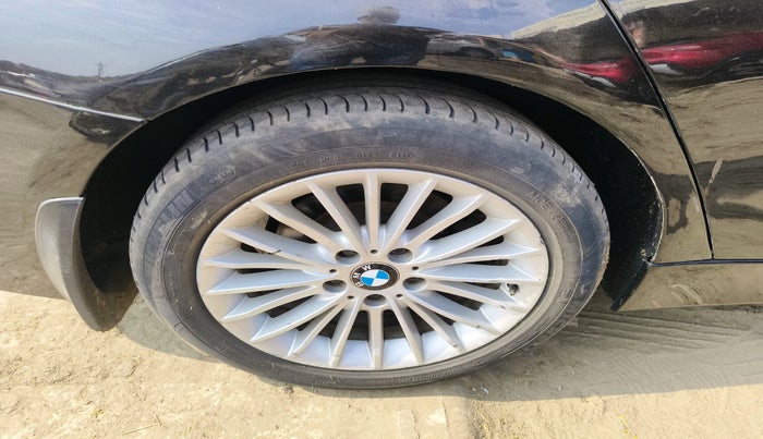 2013 BMW 3 Series 320D LUXURYLINE, Diesel, Automatic, 63,172 km, tyre