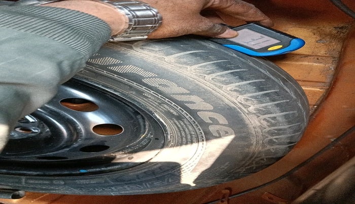 2016 Tata Tiago XZ PETROL, Petrol, Manual, 1,29,210 km, tyre