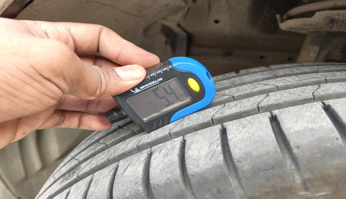 2017 Maruti Swift Dzire ZXI, Petrol, Manual, 40,718 km, tyre