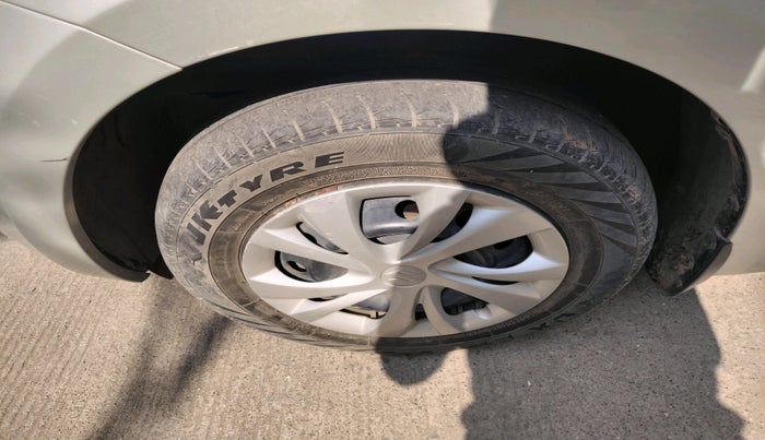 2021 Maruti Swift VXI, Petrol, Manual, 39,373 km, tyre