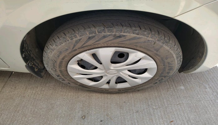 2021 Maruti Swift VXI, Petrol, Manual, 39,373 km, tyre