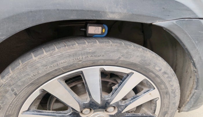 2014 Toyota Etios CROSS 1.5 V, Petrol, Manual, 66,337 km, tyre