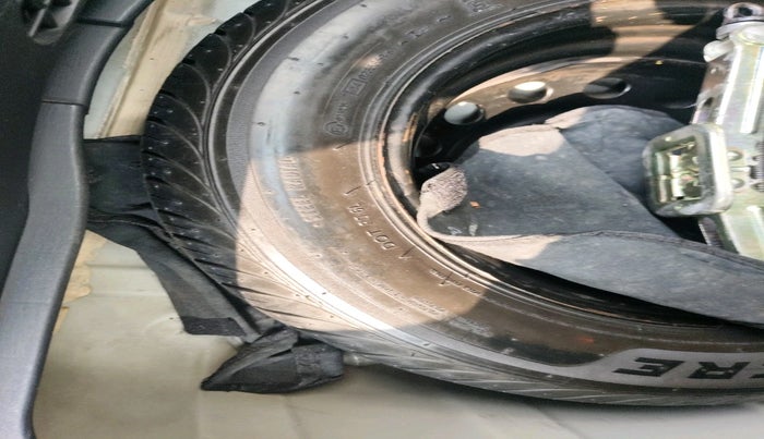 2012 Hyundai i20 ASTA (O) 1.2 WITH SUNROOF, Petrol, Manual, 72,785 km, tyre