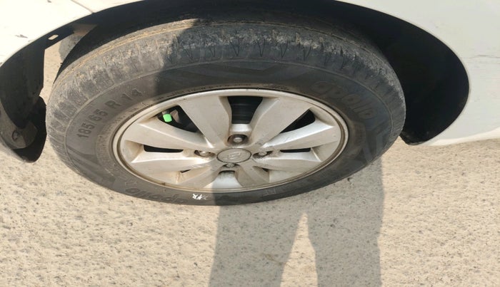 2012 Hyundai i20 ASTA (O) 1.2 WITH SUNROOF, Petrol, Manual, 72,785 km, tyre