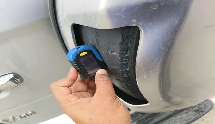 2017 Mahindra TUV300 T8, Diesel, Manual, 76,849 km, tyre