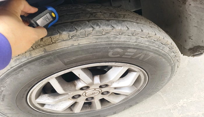 2017 Mahindra TUV300 T8, Diesel, Manual, 76,849 km, tyre