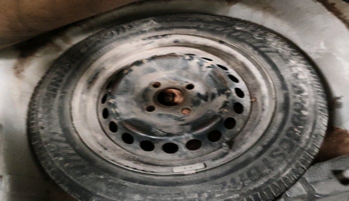 2015 Honda Amaze 1.2L I-VTEC S, Petrol, Manual, 95,476 km, tyre