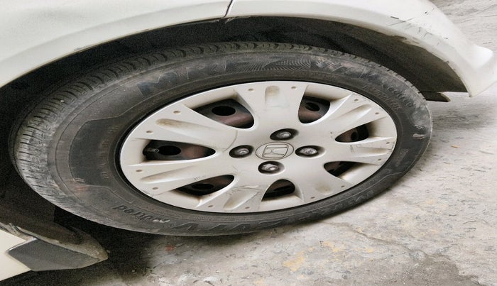 2015 Honda Amaze 1.2L I-VTEC S, Petrol, Manual, 95,476 km, tyre