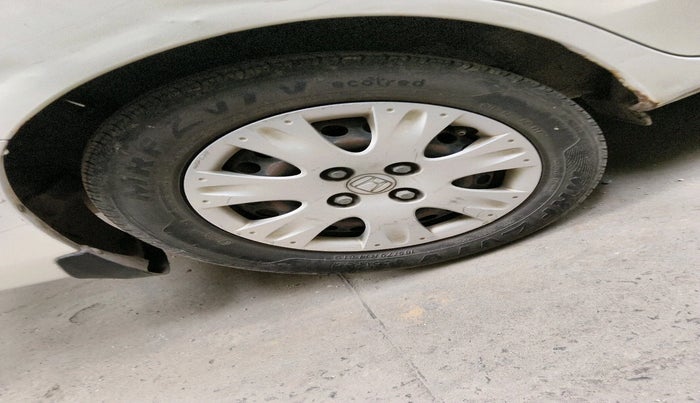 2015 Honda Amaze 1.2L I-VTEC S, Petrol, Manual, 95,476 km, tyre