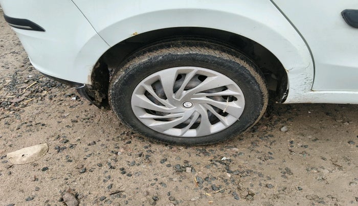 2017 Tata Zest XM PETROL, Petrol, Manual, 44,473 km, tyre