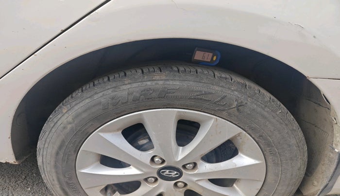 2015 Hyundai Verna FLUIDIC 1.6 CRDI S(O) 4S, Diesel, Manual, 1,20,122 km, tyre