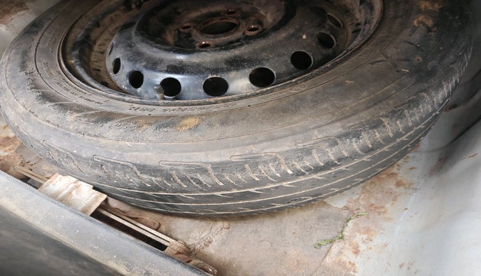 2015 Hyundai Verna FLUIDIC 1.6 CRDI S(O) 4S, Diesel, Manual, 1,20,122 km, tyre