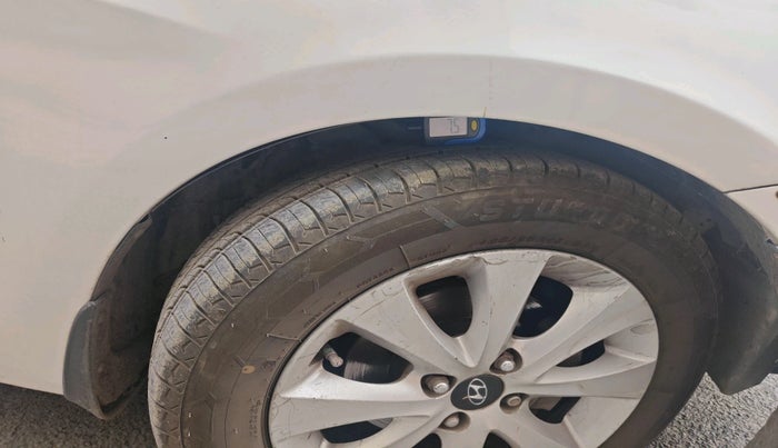 2015 Hyundai Verna FLUIDIC 1.6 CRDI S(O) 4S, Diesel, Manual, 1,20,122 km, tyre