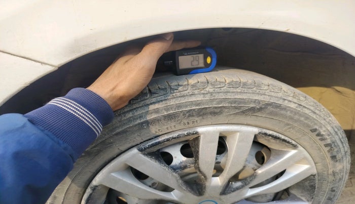 2016 Hyundai Xcent BASE 1.1, Diesel, Manual, 87,824 km, tyre