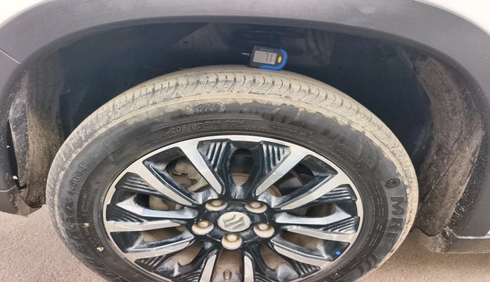 2021 Maruti Vitara Brezza LXI, Petrol, Manual, 70,270 km, tyre