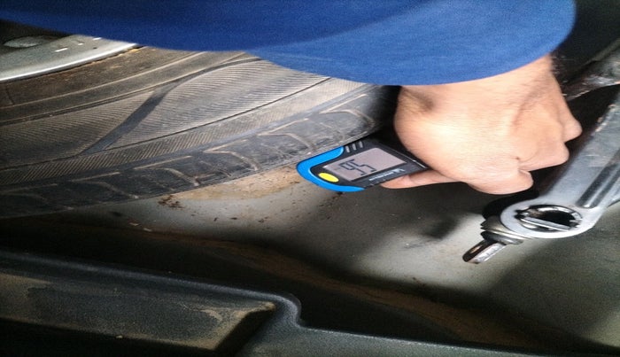 2011 Toyota Corolla Altis GL PETROL, Petrol, Manual, 65,116 km, tyre