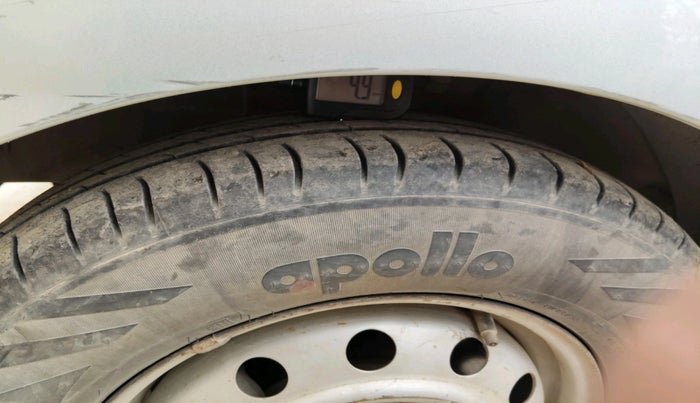 2013 Hyundai i10 MAGNA 1.2, Petrol, Manual, 71,934 km, tyre