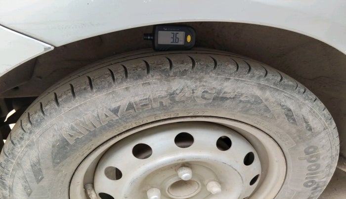 2013 Hyundai i10 MAGNA 1.2, Petrol, Manual, 71,934 km, tyre