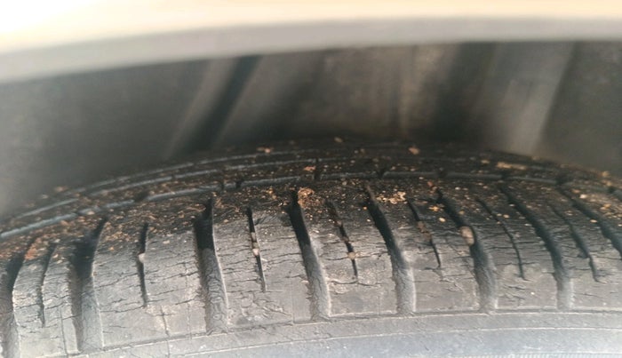 2011 Honda City 1.5L I-VTEC S MT, Petrol, Manual, 1,05,761 km, tyre