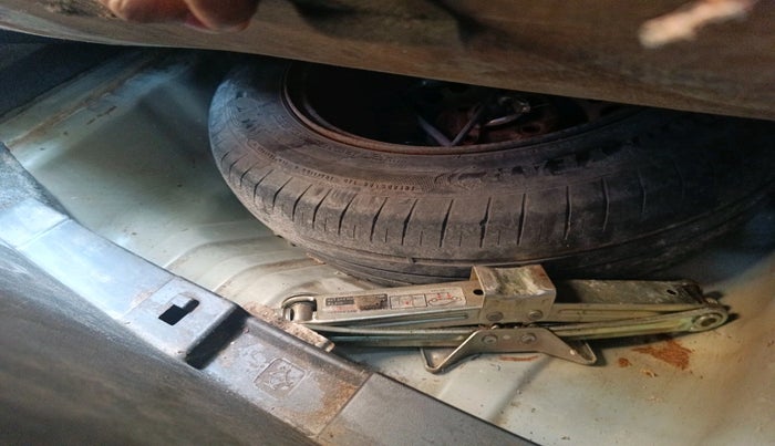 2011 Honda City 1.5L I-VTEC S MT, Petrol, Manual, 1,05,761 km, tyre