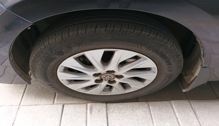 2019 Toyota Corolla Altis G PETROL, Petrol, Manual, 1,08,421 km, tyre