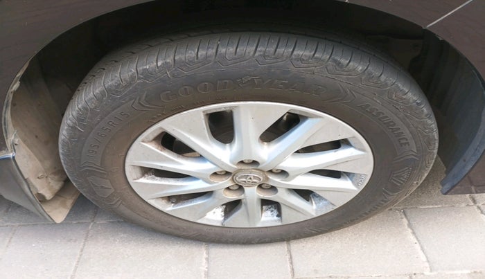 2019 Toyota Corolla Altis G PETROL, Petrol, Manual, 1,08,421 km, tyre