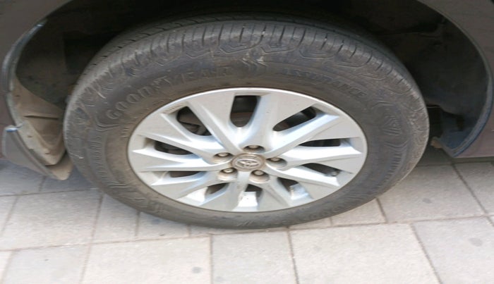 2019 Toyota Corolla Altis G PETROL, Petrol, Manual, 1,08,421 km, tyre