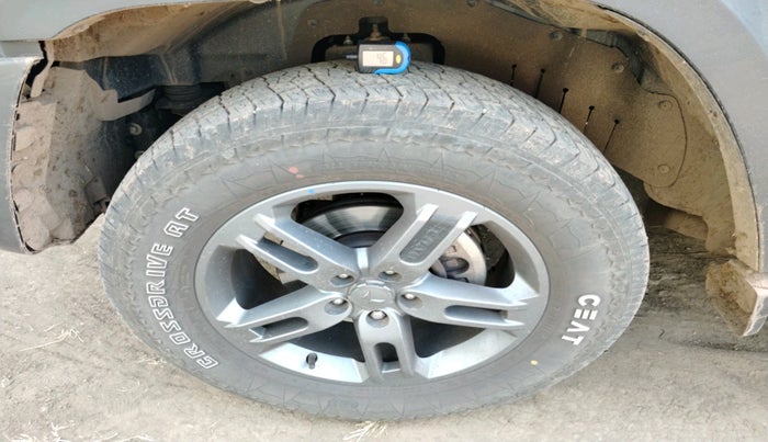 2024 Mahindra Thar LX D HT 2WD MT, Diesel, Manual, 37,304 km, tyre