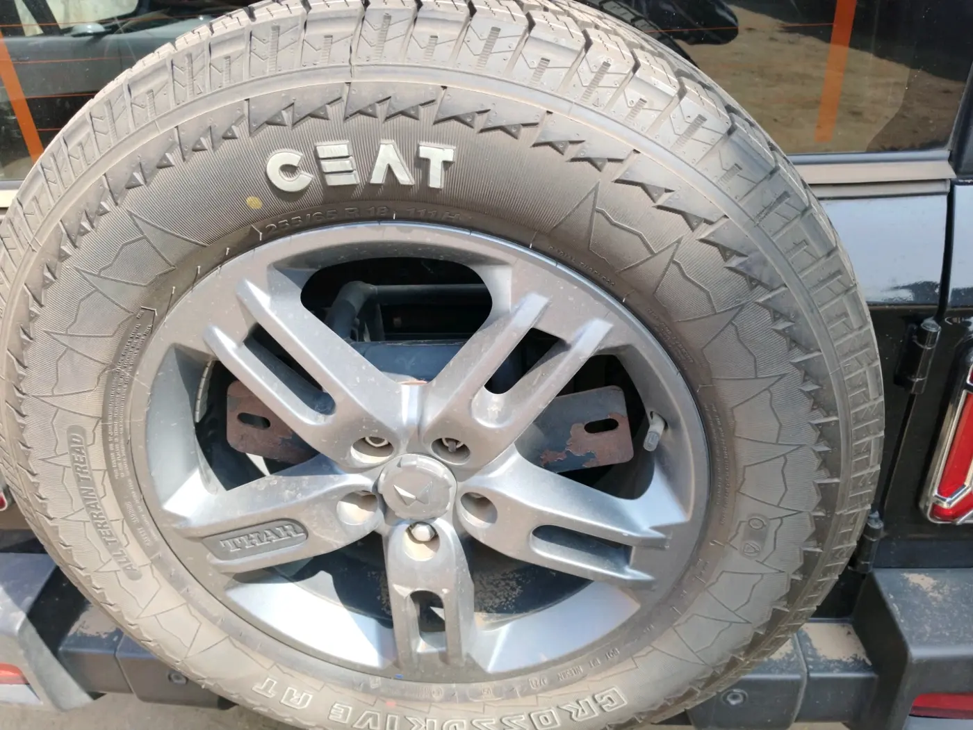 2024 Mahindra Thar LX D HT 2WD MT, Diesel, Manual, 37,304 km, tyre