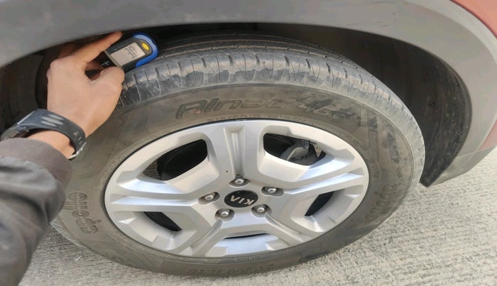 2020 KIA SONET HTK PLUS 1.2, Petrol, Manual, 37,071 km, tyre