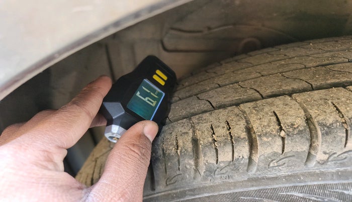 2015 Maruti S Cross DELTA 1.3, Diesel, Manual, 1,70,774 km, tyre