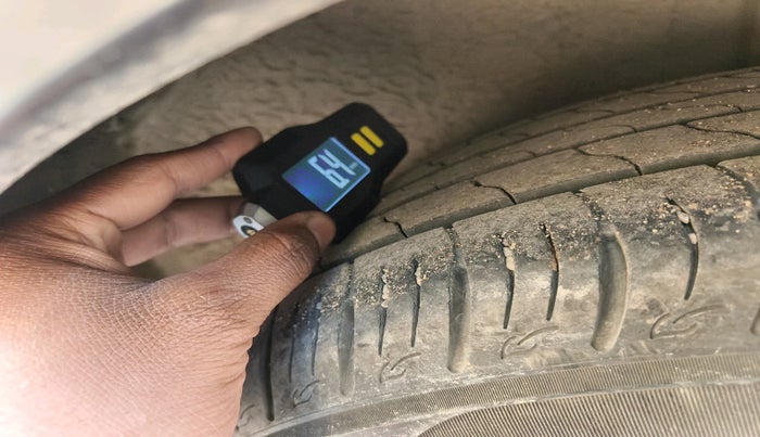 2015 Maruti S Cross DELTA 1.3, Diesel, Manual, 1,70,774 km, tyre