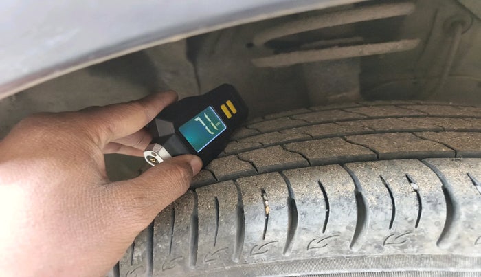 2015 Maruti S Cross DELTA 1.3, Diesel, Manual, 1,70,774 km, tyre