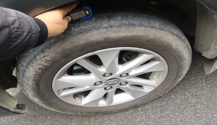 2017 Toyota Innova Crysta 2.4 GX 7 STR, Diesel, Manual, 90,204 km, tyre