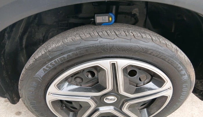 2024 Tata NEXON SMART+ 1.2 PETROL, Petrol, Manual, 5,545 km, tyre