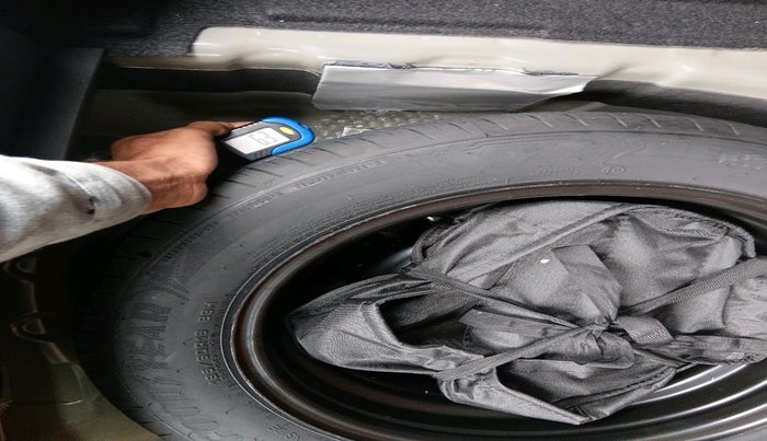 2024 Tata NEXON SMART+ 1.2 PETROL, Petrol, Manual, 5,545 km, tyre