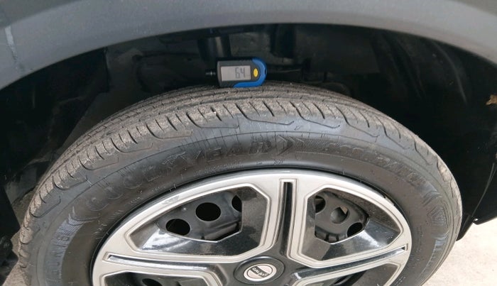 2024 Tata NEXON SMART+ 1.2 PETROL, Petrol, Manual, 5,545 km, tyre