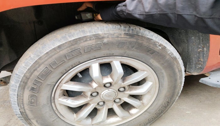 2016 Mahindra TUV300 T8 AMT, Diesel, Automatic, 91,160 km, tyre