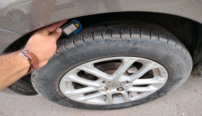 2018 Maruti Swift ZDI, Diesel, Manual, 1,06,495 km, tyre