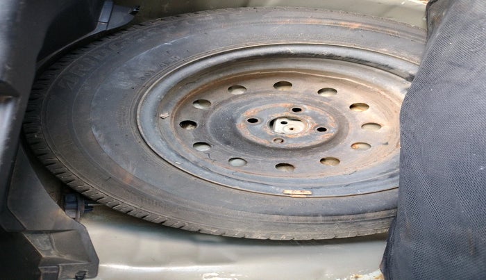 2018 Maruti Swift ZDI, Diesel, Manual, 1,06,495 km, tyre