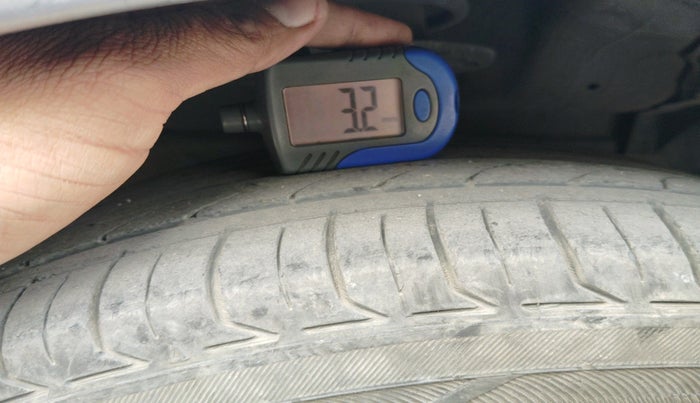 2016 Maruti Ciaz ZDI+ SHVS, Diesel, Manual, 1,42,371 km, tyre