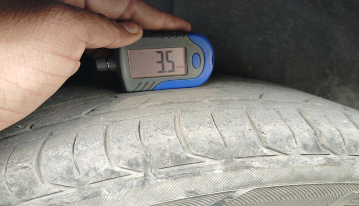 2016 Maruti Ciaz ZDI+ SHVS, Diesel, Manual, 1,42,371 km, tyre