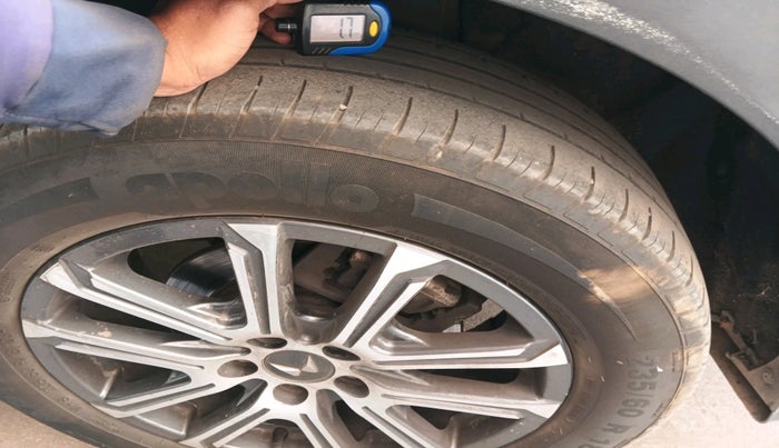 2023 Mahindra XUV700 AX 7 LUXURY D AT 7 STR, Diesel, Automatic, 61,170 km, tyre