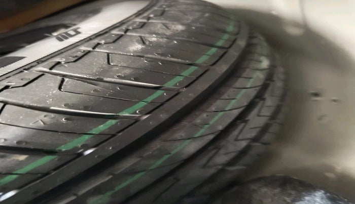 2021 Maruti Dzire ZXI AMT, Petrol, Automatic, 62,837 km, tyre