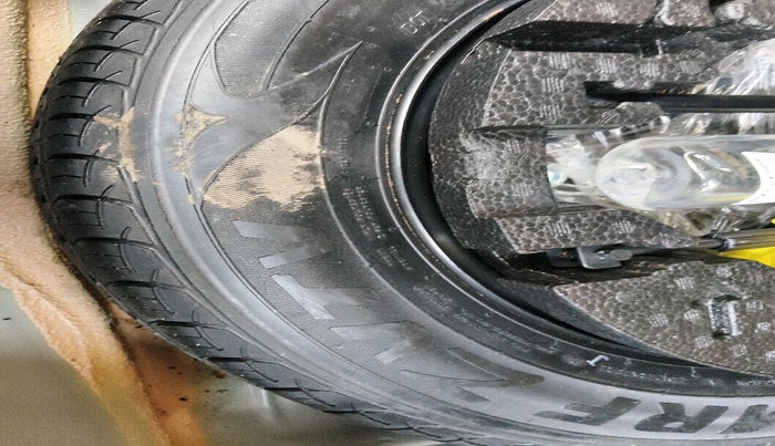 2016 Volkswagen Ameo HIGHLINE1.2L, Petrol, Manual, 33,051 km, tyre